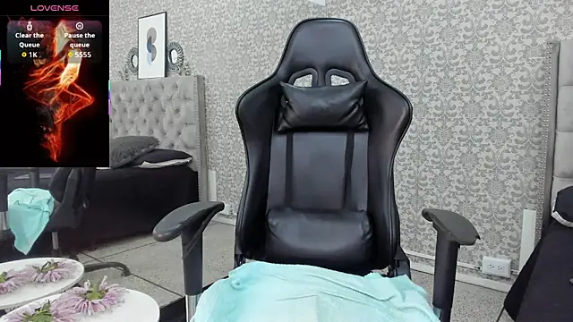 CodyWalkerR online show from 11/04/25, 05:23