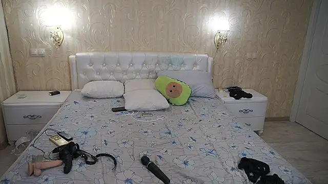 LunaaMayy online show from 04/21/26, 01:42