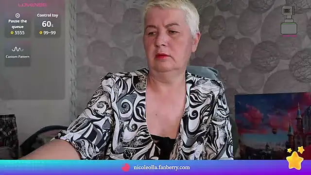NicoleOlla online show from 05/27/26, 12:51