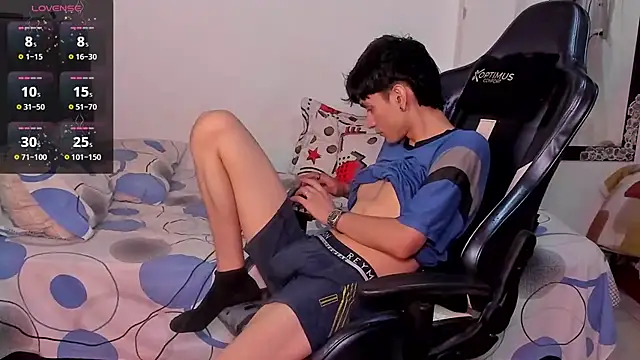 Snapshot of cute_diego_ chatting on 10/03/25, 10:40 cute diego online show from 10/03/25, 10:40