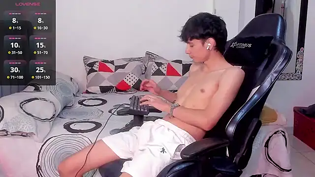 Snapshot of cute_diego_ chatting on 10/22/25, 11:04 cute diego online show from 10/22/25, 11:04