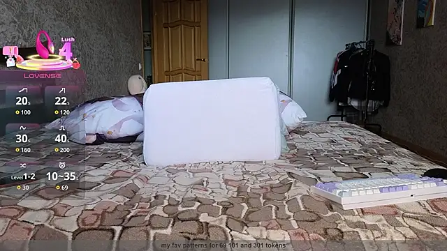 Snapshot of bebrochka41_ chatting on 03/05/26, 11:17 bebrochka41 online show from 03/05/26, 11:17