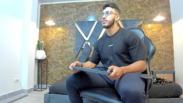 Liam Kleiin online show from 09/15/25, 11:32