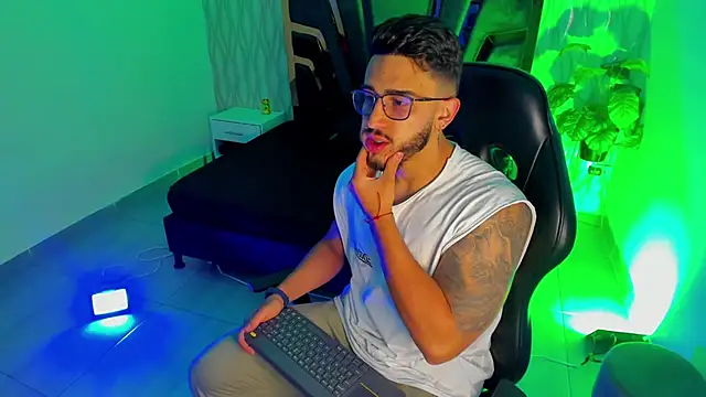 Liam Kleiin online show from 12/18/25, 11:16