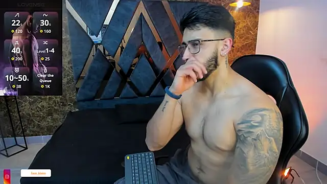 Liam Kleiin online show from 01/11/26, 04:23