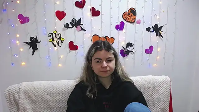 TinaRedly online show from 02/03/25, 06:28