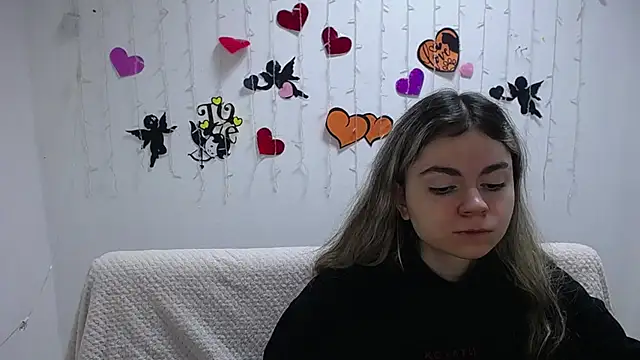 TinaRedly online show from 02/11/25, 06:44