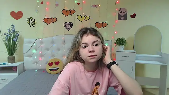 TinaRedly online show from 02/16/25, 01:14