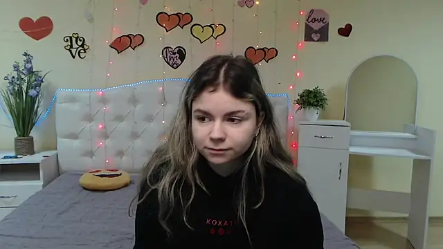 TinaRedly online show from 03/09/25, 06:17