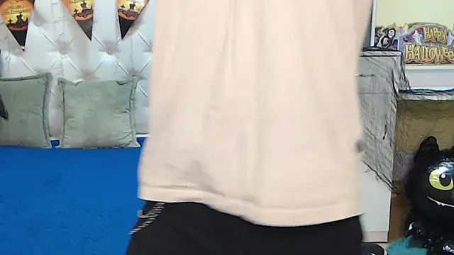 TinaRedly online show from 10/21/25, 06:08