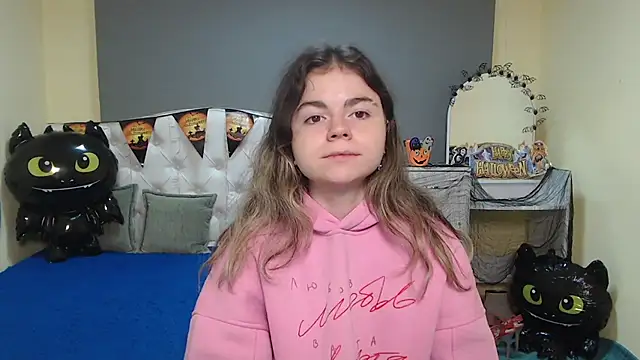 TinaRedly online show from 10/28/25, 06:43