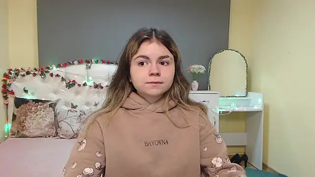 TinaRedly online show from 03/21/26, 06:44