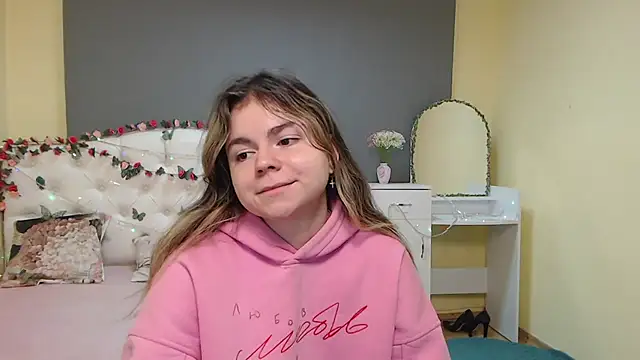 TinaRedly online show from 03/24/26, 08:41