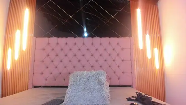 Snapshot of AinaPink chatting on 02/18/26, 10:22 AinaPink online show from 02/18/26, 10:22