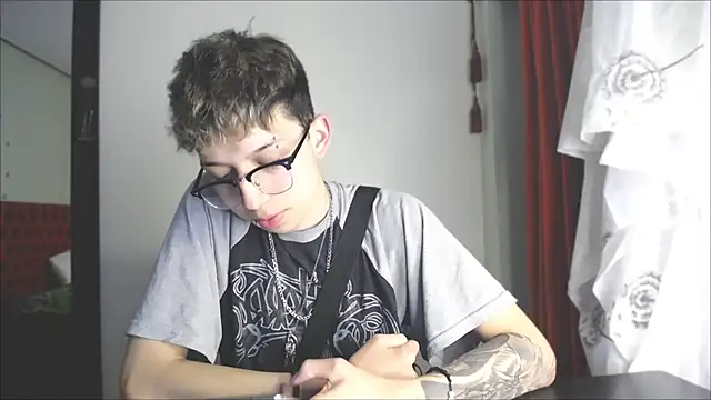 Snapshot of _Thomas_hot_ chatting on 12/20/24, 07:50  Thomas hot  online show from 12/20/24, 07:50