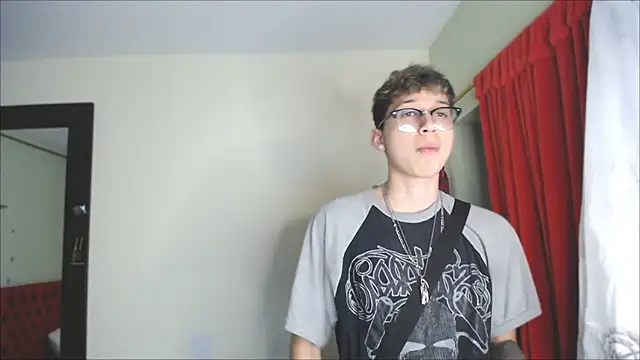 Snapshot of _Thomas_hot_ chatting on 12/20/24, 10:54  Thomas hot  online show from 12/20/24, 10:54