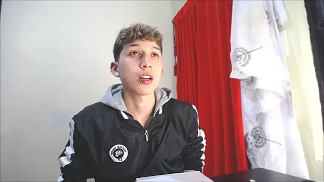 Snapshot of _Thomas_hot_ chatting on 01/20/25, 05:16  Thomas hot  online show from 01/20/25, 05:16