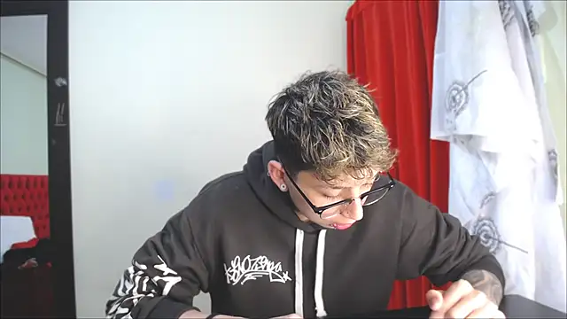 Snapshot of _Thomas_hot_ chatting on 01/23/25, 07:51  Thomas hot  online show from 01/23/25, 07:51