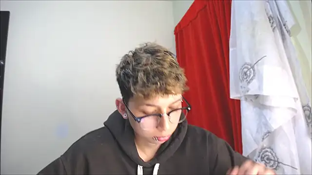 Snapshot of _Thomas_hot_ chatting on 01/23/25, 10:54  Thomas hot  online show from 01/23/25, 10:54