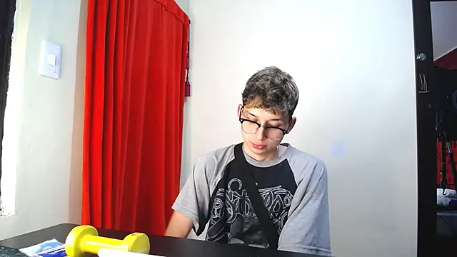 Snapshot of _Thomas_hot_ chatting on 01/28/25, 09:40  Thomas hot  online show from 01/28/25, 09:40