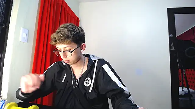 Snapshot of _Thomas_hot_ chatting on 01/31/25, 07:08  Thomas hot  online show from 01/31/25, 07:08