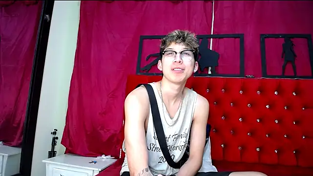 Snapshot of _Thomas_hot_ chatting on 02/22/25, 03:12  Thomas hot  online show from 02/22/25, 03:12