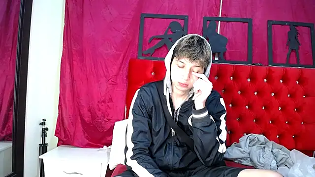 Snapshot of _Thomas_hot_ chatting on 02/27/25, 04:09  Thomas hot  online show from 02/27/25, 04:09