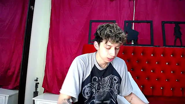 Snapshot of _Thomas_hot_ chatting on 02/28/25, 07:15  Thomas hot  online show from 02/28/25, 07:15