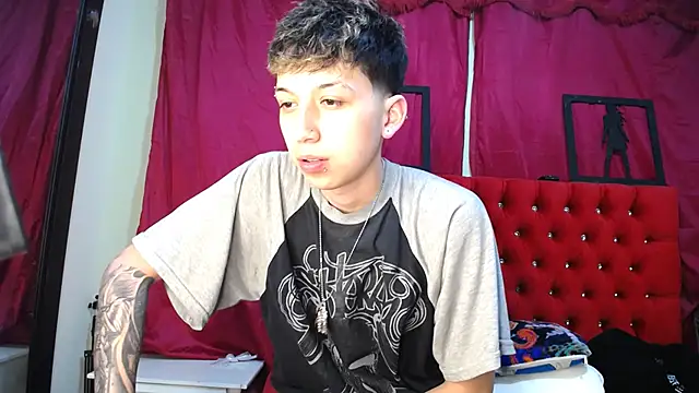 Snapshot of _Thomas_hot_ chatting on 03/09/25, 08:10  Thomas hot  online show from 03/09/25, 08:10