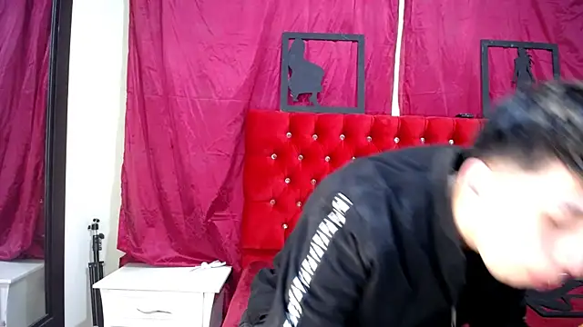 Snapshot of _Thomas_hot_ chatting on 03/16/25, 01:38  Thomas hot  online show from 03/16/25, 01:38