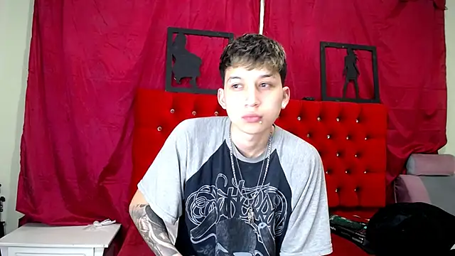 Snapshot of _Thomas_hot_ chatting on 03/16/25, 08:54  Thomas hot  online show from 03/16/25, 08:54