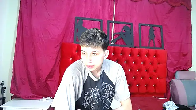 Snapshot of _Thomas_hot_ chatting on 03/17/25, 04:19  Thomas hot  online show from 03/17/25, 04:19