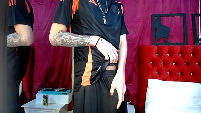 Snapshot of _Thomas_hot_ chatting on 03/21/25, 06:49  Thomas hot  online show from 03/21/25, 06:49