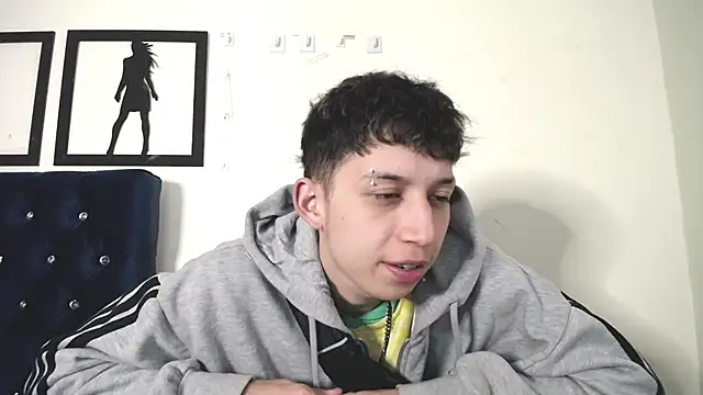 Snapshot of _Thomas_hot_ chatting on 09/09/25, 01:38  Thomas hot  online show from 09/09/25, 01:38