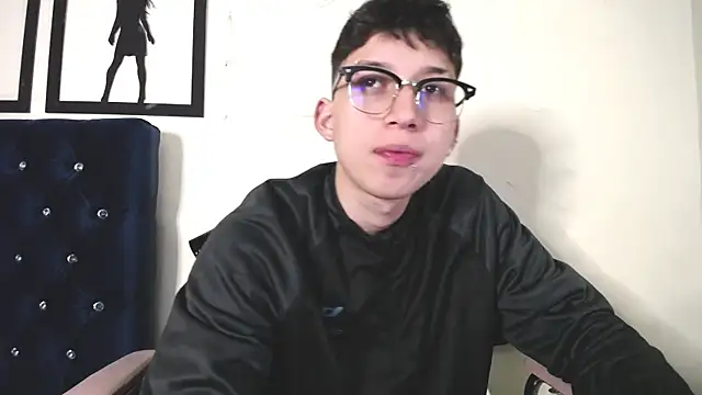 Snapshot of _Thomas_hot_ chatting on 09/19/25, 03:08  Thomas hot  online show from 09/19/25, 03:08