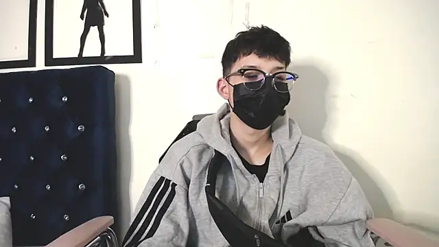 Snapshot of _Thomas_hot_ chatting on 09/30/25, 01:32  Thomas hot  online show from 09/30/25, 01:32