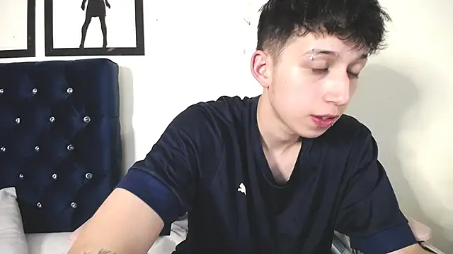 Snapshot of _Thomas_hot_ chatting on 10/01/25, 04:18  Thomas hot  online show from 10/01/25, 04:18