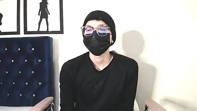 Snapshot of _Thomas_hot_ chatting on 10/02/25, 04:41  Thomas hot  online show from 10/02/25, 04:41