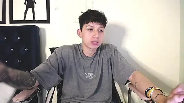 Snapshot of _Thomas_hot_ chatting on 10/21/25, 01:50  Thomas hot  online show from 10/21/25, 01:50