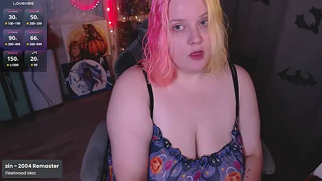 lissamuff online show from 10/24/25, 03:19