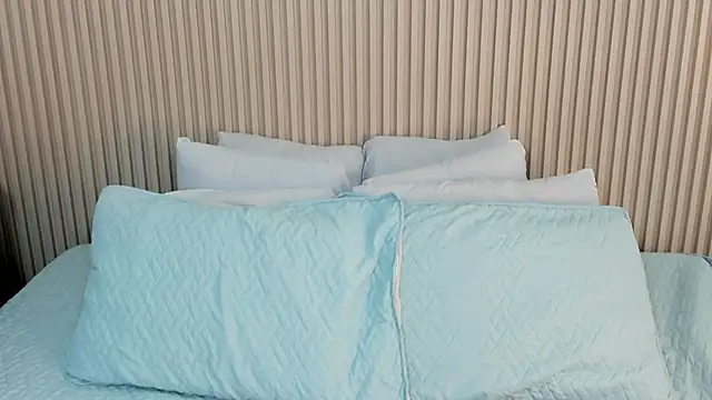 charlottebrowns  online show from 10/21/25, 12:17