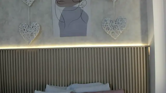 charlottebrowns  online show from 11/25/25, 12:27