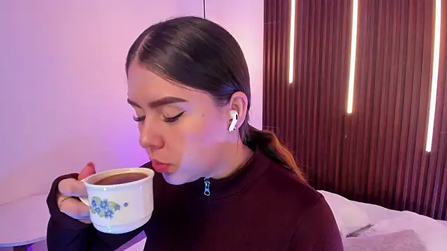 ArianaBaker online show from 03/25/26, 01:28