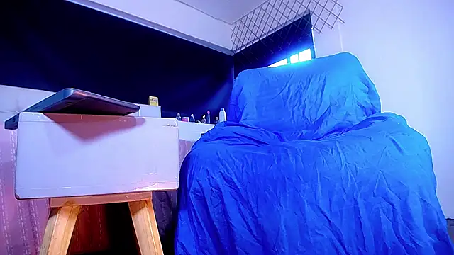 bellatrixx 69 online show from 10/24/25, 11:39