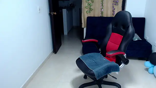 Snapshot of kaira_sweet_ chatting on 10/19/25, 06:36 kaira sweet online show from 10/19/25, 06:36