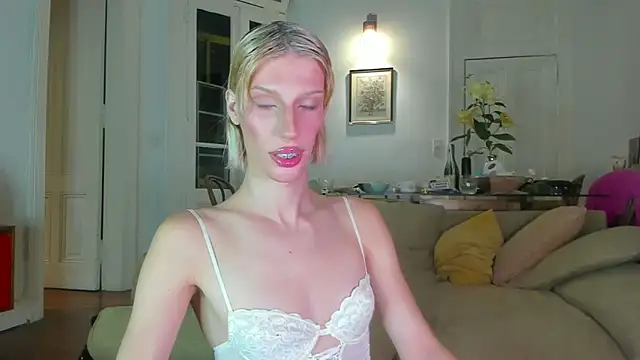 AliceSnowCatt online show from 12/16/25, 12:15