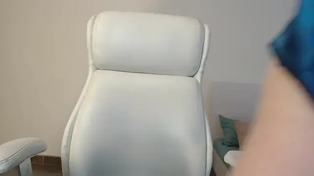 missdaniels online show from 03/11/25, 04:18