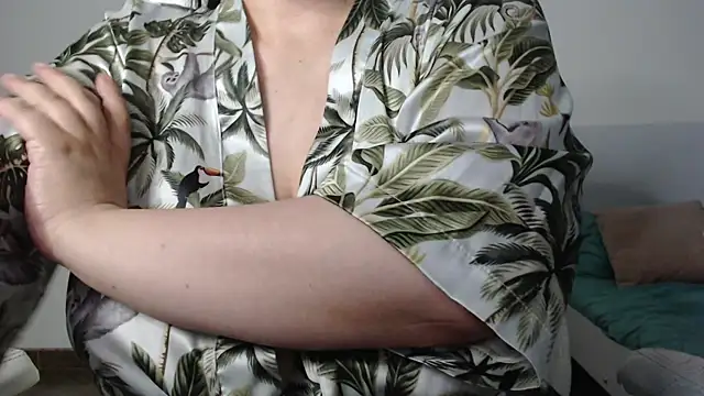 missdaniels online show from 10/15/25, 12:22