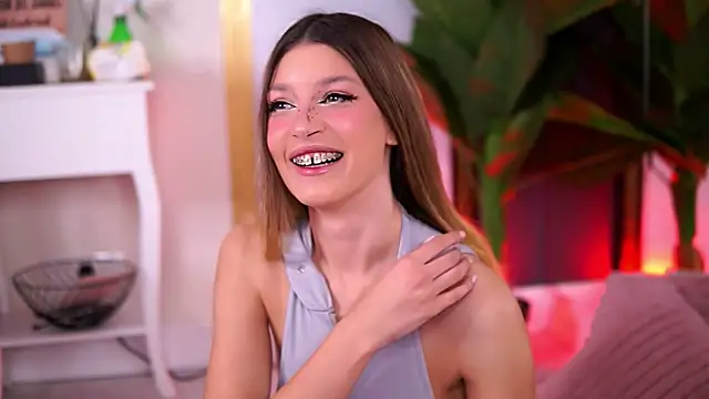 EvaWarenn online show from 10/23/25, 10:25