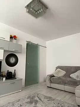  adelle online show from 03/08/25, 10:00